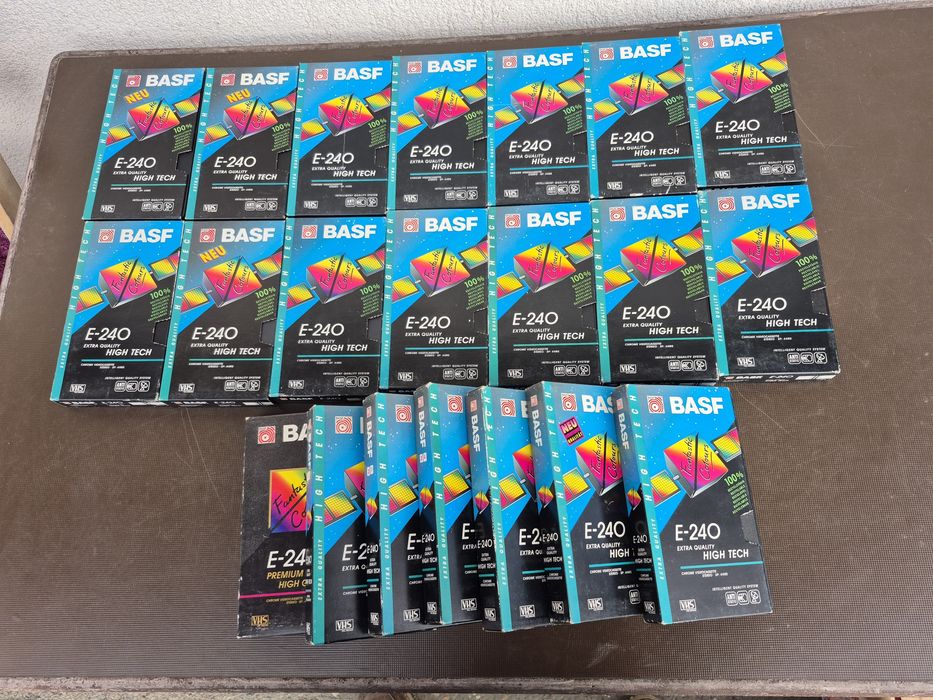 Vând 20 casete video VHS Basf de 240 minute cu filme diferite