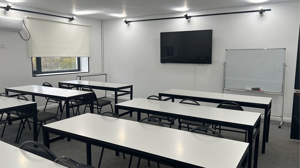 Кабинет с партами в аренду