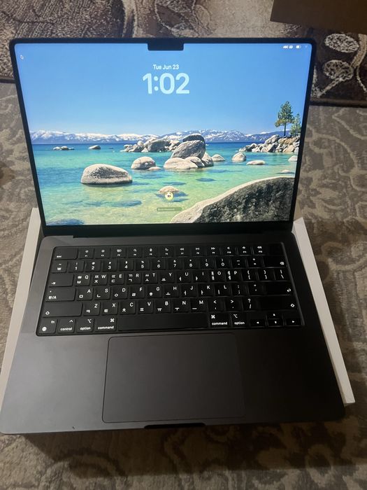 Macbook pro m3 pro 18GB 512GB