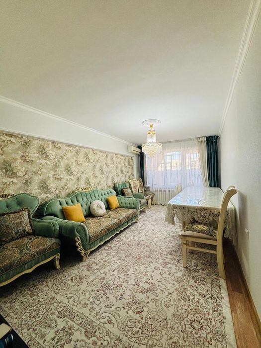 Диван с двумя креслами