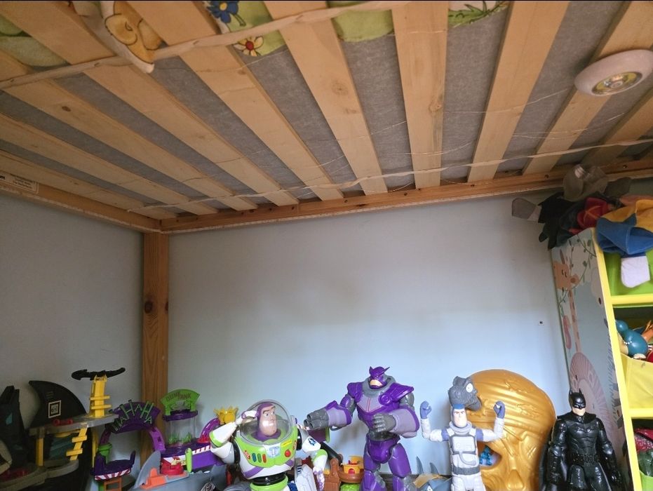 Pat etajat pentru copii cu topogan