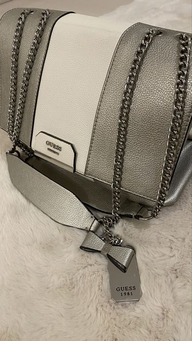 Geanta de umar, Guess