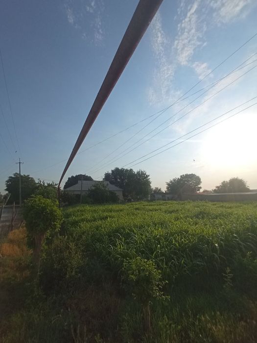 Katta xovlili uy sotiladi