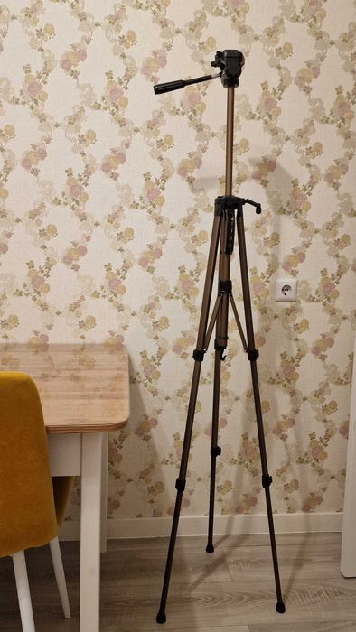 Штатив для фотоаппарата