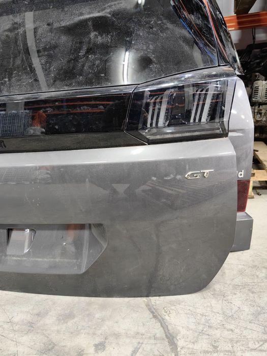 Багажник врата Peugeot 5008 2023 / Пежо 2023г