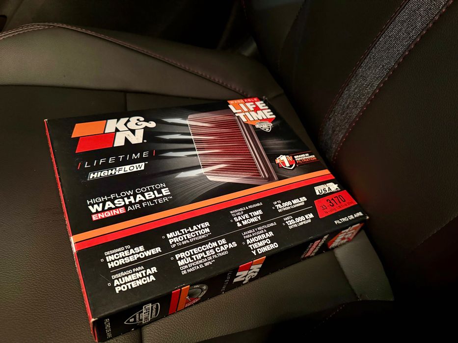 Chevrolet Tracker Red Line 2026.