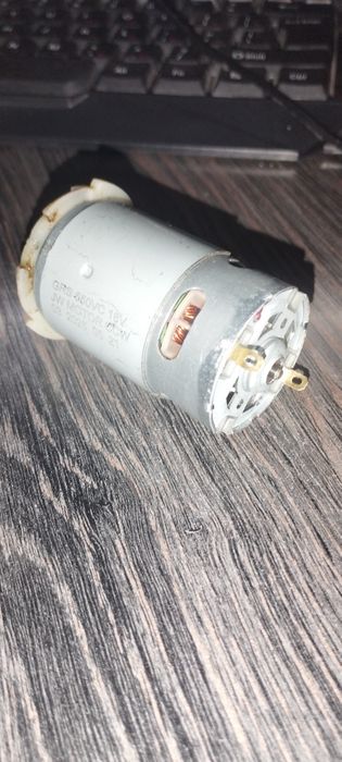 Мотор редуктор 18V с шестерней
