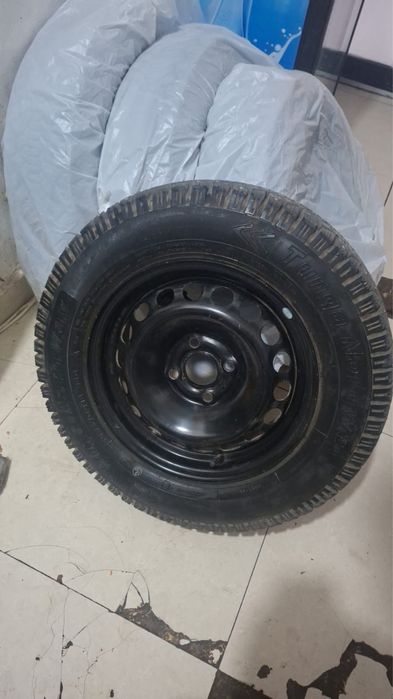 Продам Комплек Резины С Дисками !!