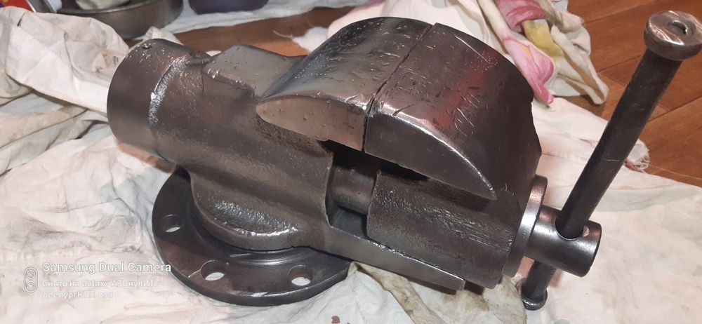 кузнечные тисы 1961г.