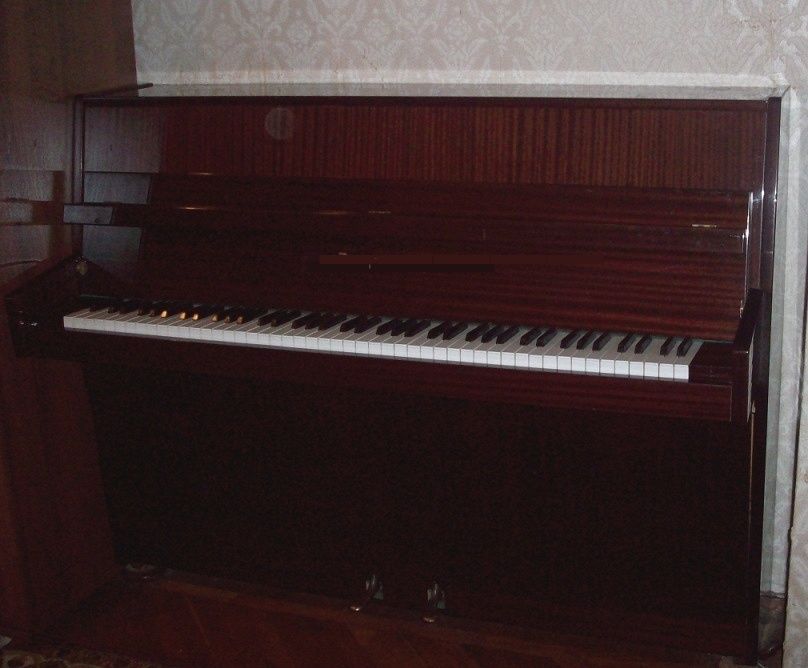 СРОЧНО! Отдам старое пианино  на запчасти 
СРОЧНО! Отдам старое пианин