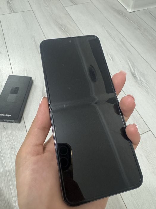 Продам Samsung Galaxy Z Flip 5