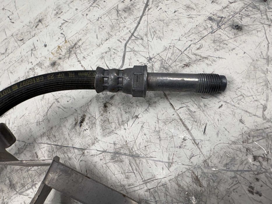 Заден Десен Спирачен Маркуч За БМВ Г05 Г06 Г07 6883447 BMW G05 G06 G07