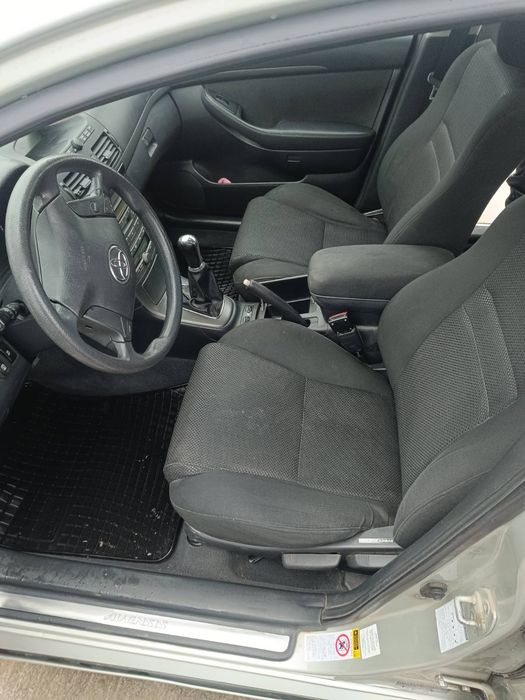 Toyota Avensis 1.8 2005 година