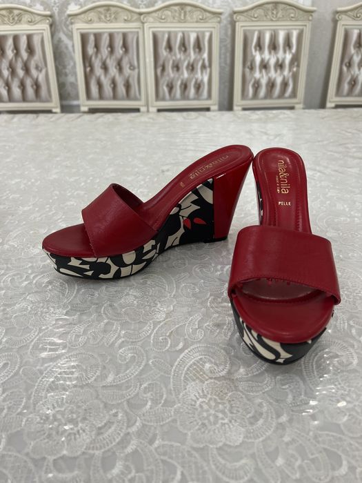 Босоножки женские