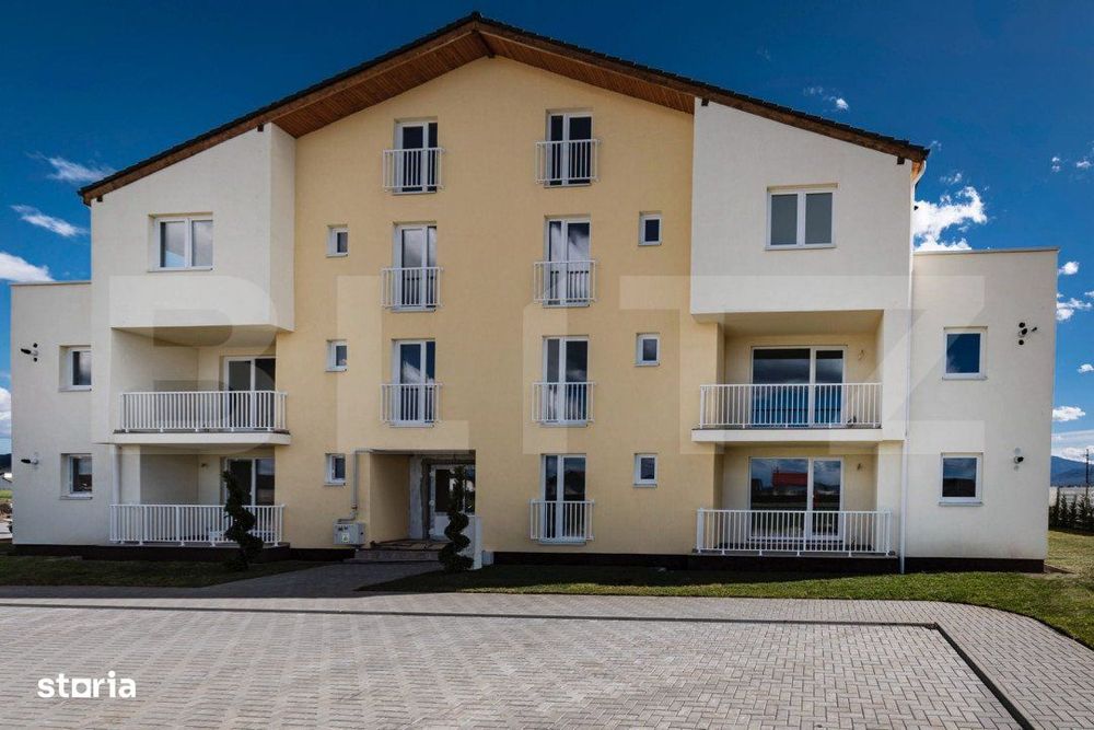 Apartament 3 camere, bloc tip vila P + 2, Sanpetru