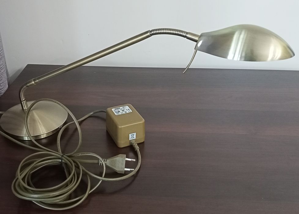 лампа настольная.Европа