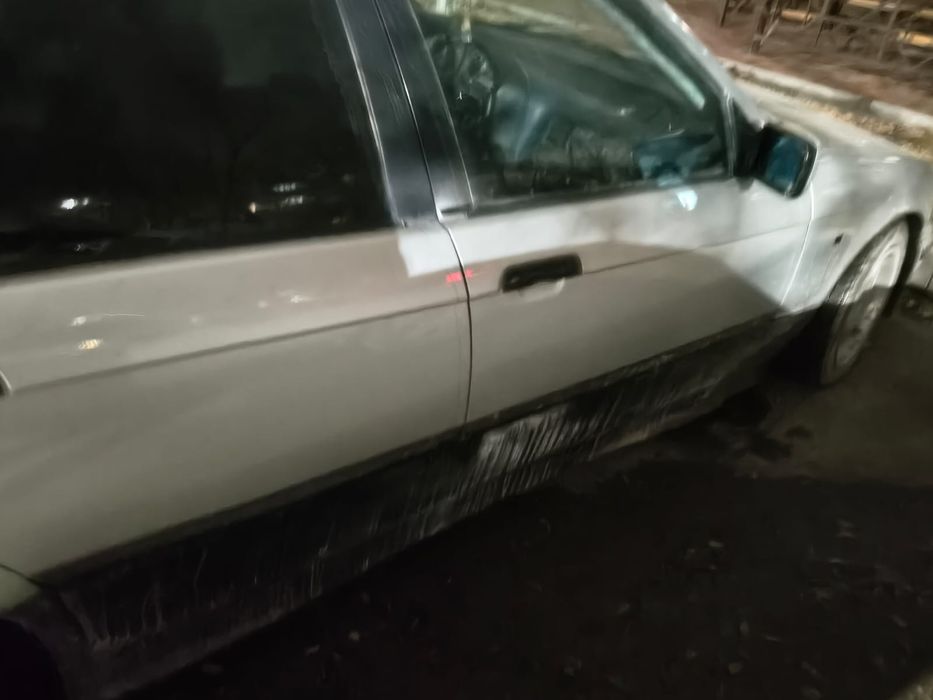 Продам BMW E318...