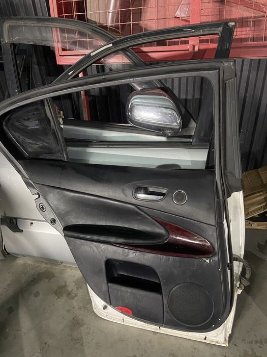 Двери на лексу GS350 190