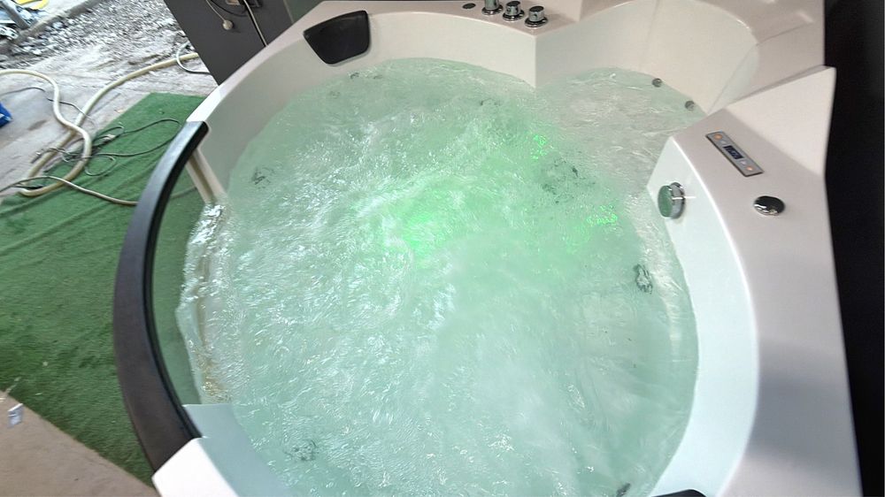 *Spa* Джакузи (Хидромасажна вана) с Подгрев до 45°  1.72Х1.72