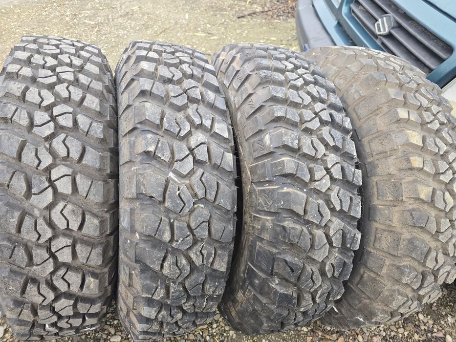 Anvelope BFGoodrich Mud-Terrain 235/85 R16 cu jante – stare impecabilă
