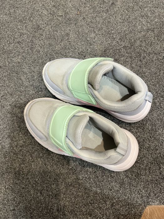 Кроссовки Reima 33  и 28 размер