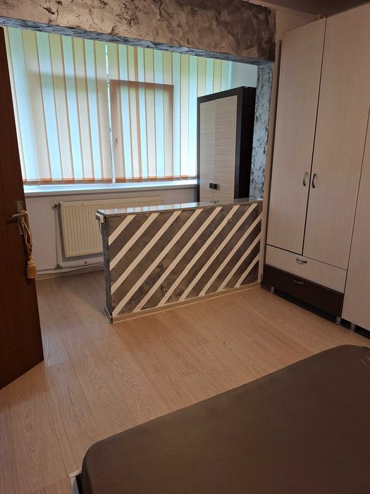 Inchiriez apartament