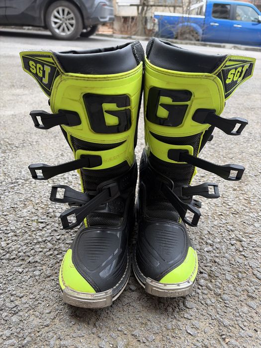 Мото ботуши Garne