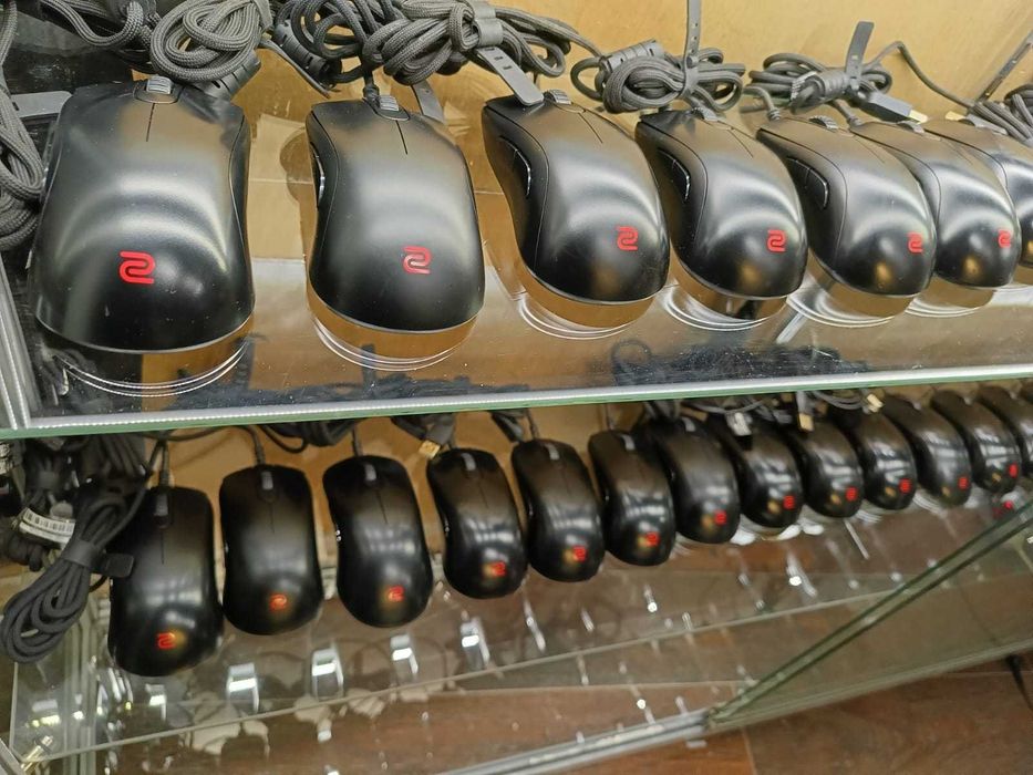 Продам мышку Logitech super light, HyperX для профисионалов