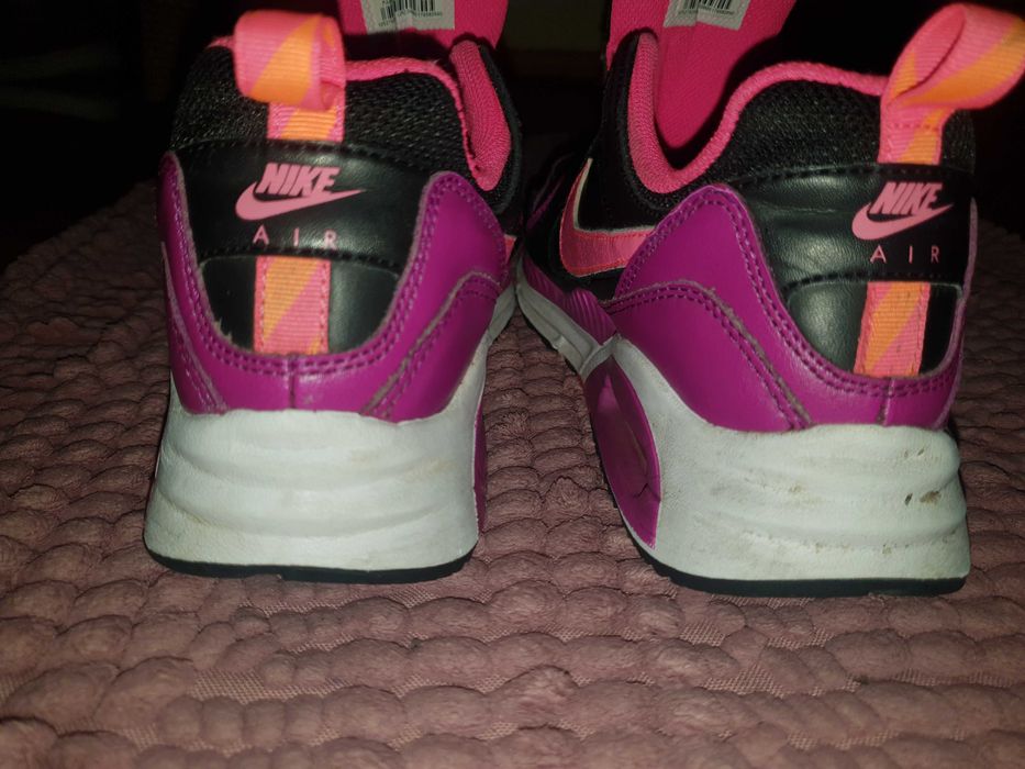 Adidași nike purtați dar în stare buna