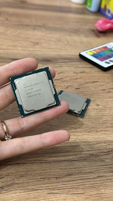 Процессор Inte Core I7 - 8700