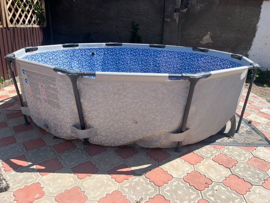 Продам бассейн новый