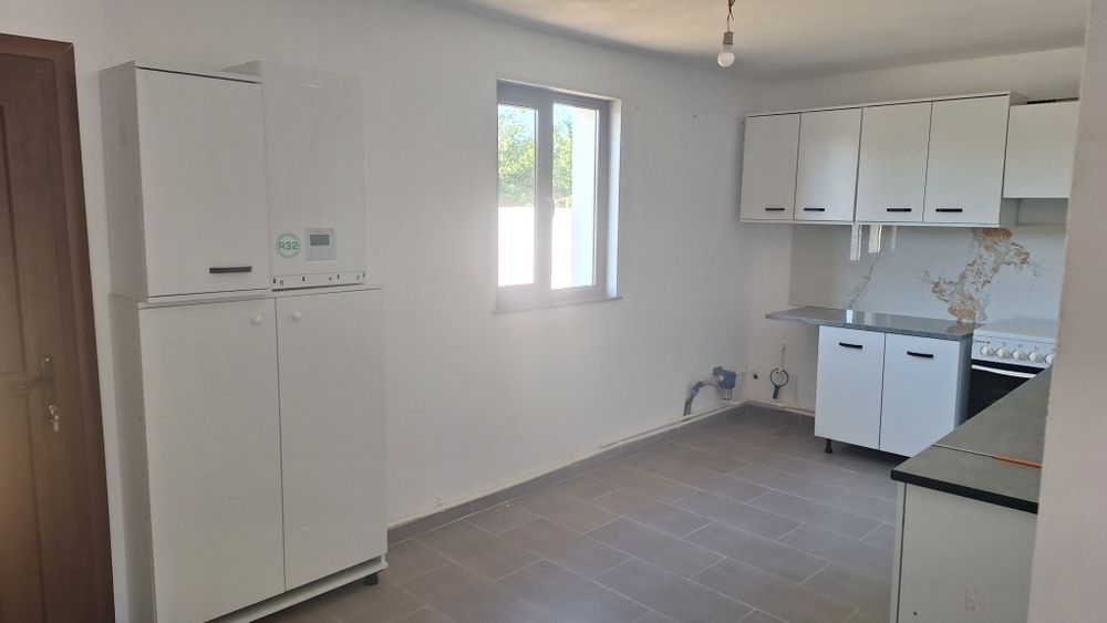 Închiriez sau vand casă Târgu Jiu