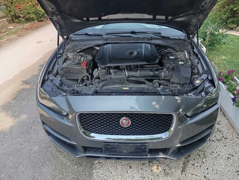 Vînd autoturism folosit