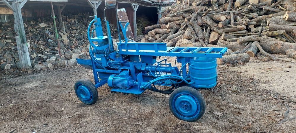 Машина за рязане и цепене на дърва Бартер