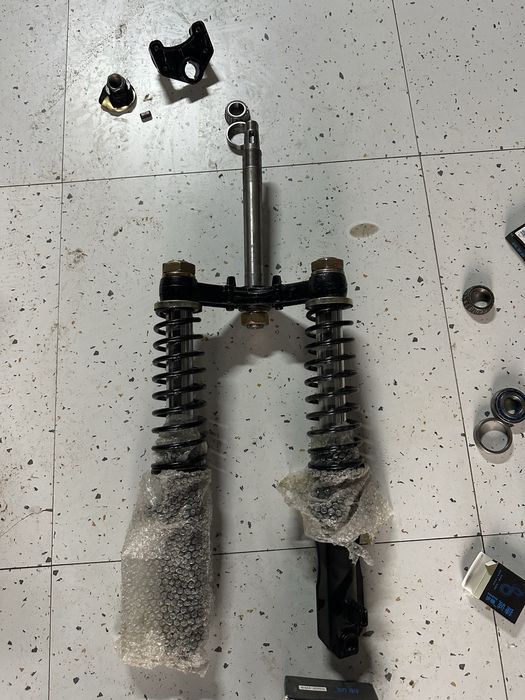 Вилки Амортизаторы трицикла.
