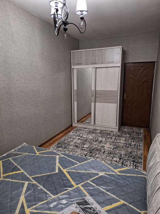 СРОЧНО продаётся!! 2в3 комн.,1 этаж на метро Хамза!