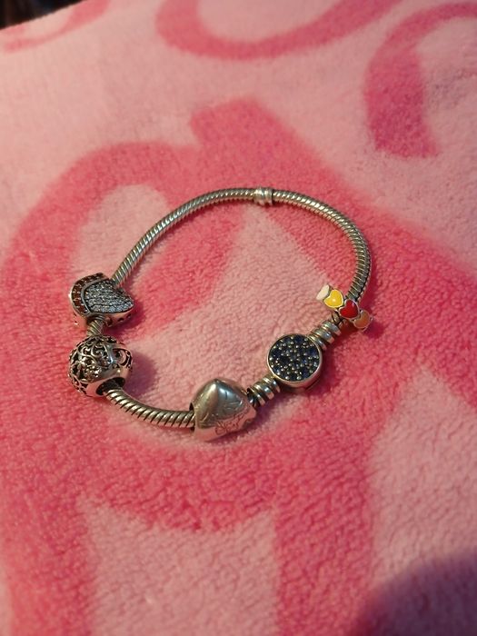 Pandora cu talismane