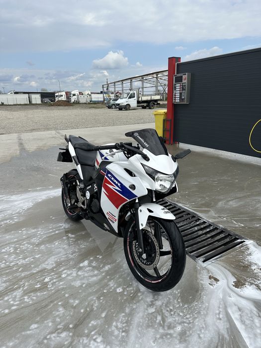 Honda cbr 125r ( nu aprilia, yamaha , ktm )