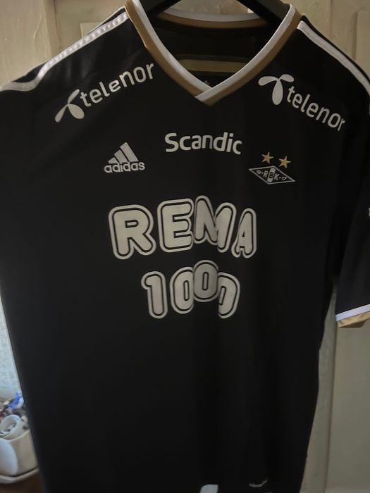 Оригинални футболни тениски