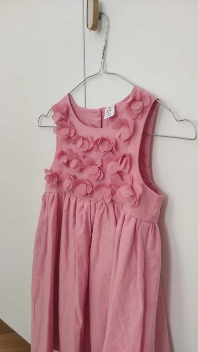 Rochie roz flori aplicate, masura 134 cm