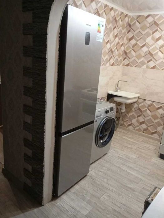 Срочно продам холодильник samsung