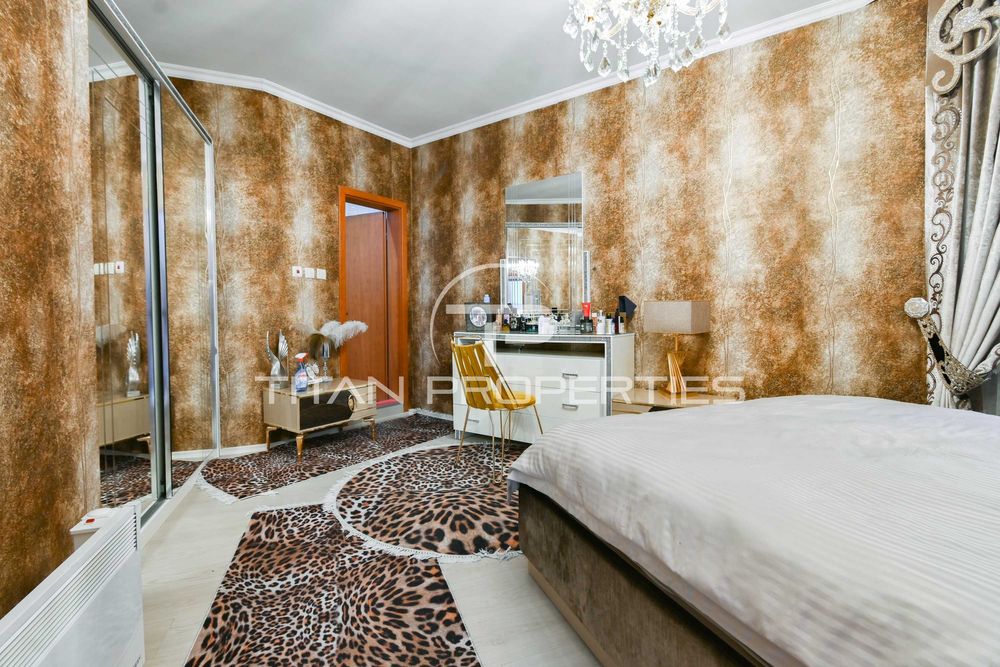 Продава се Тристаен апартамент в София, Свобода - 160 кв.м за 1875 €/кв.м - Снимка #1