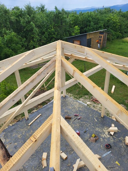 Acoperișuri si reparați de urgența