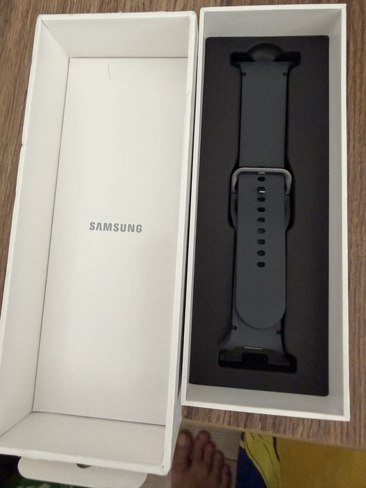 Samsung Galaxy Watch 8 44mm Graphite - Nou, doar desigilat, cutie completa.