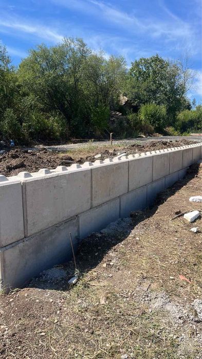 Бетонни блокове - взаимнозаключващи.