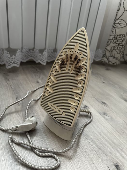 Утюг б/у работает