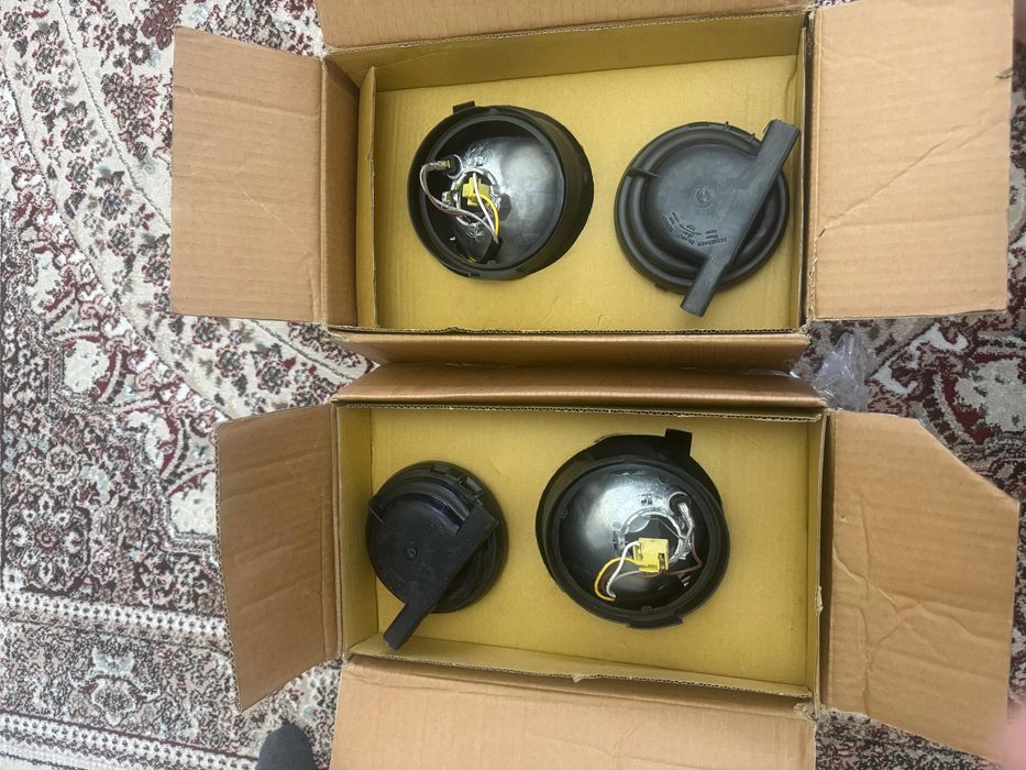 Фара на Audi 100