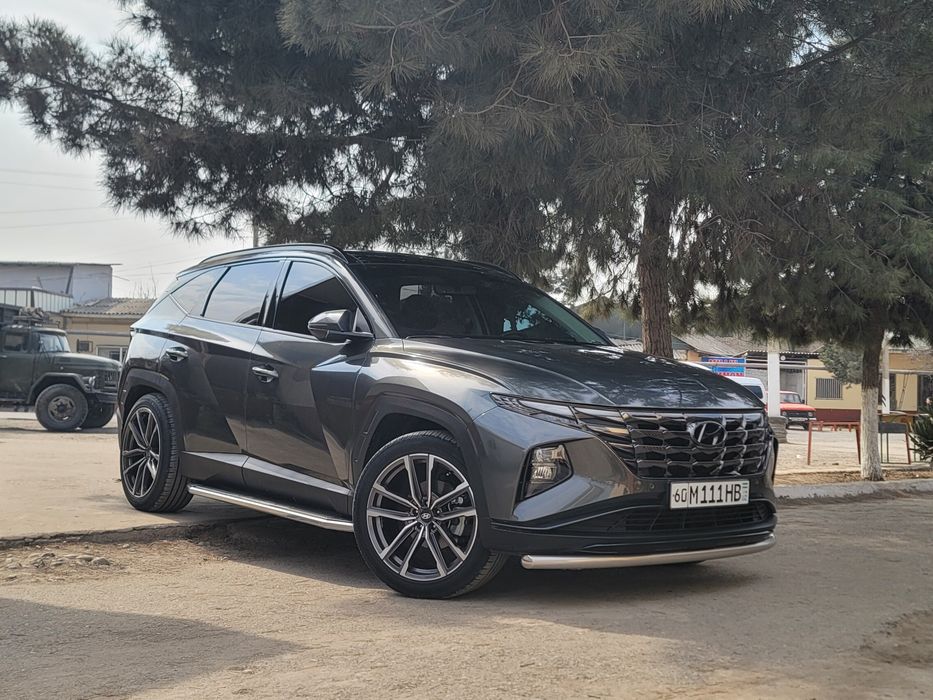 Hyundai tucson 
2l eng fulli ponaramma bor 
Rangi GK2 
Kraska toza 
65