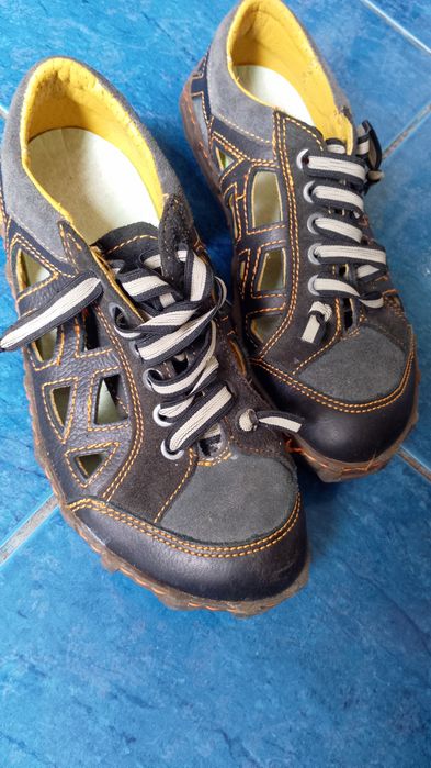 pantofii   ciloarea brun,, de la Art, din piele