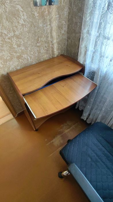 Отдам даром стол компьютерный